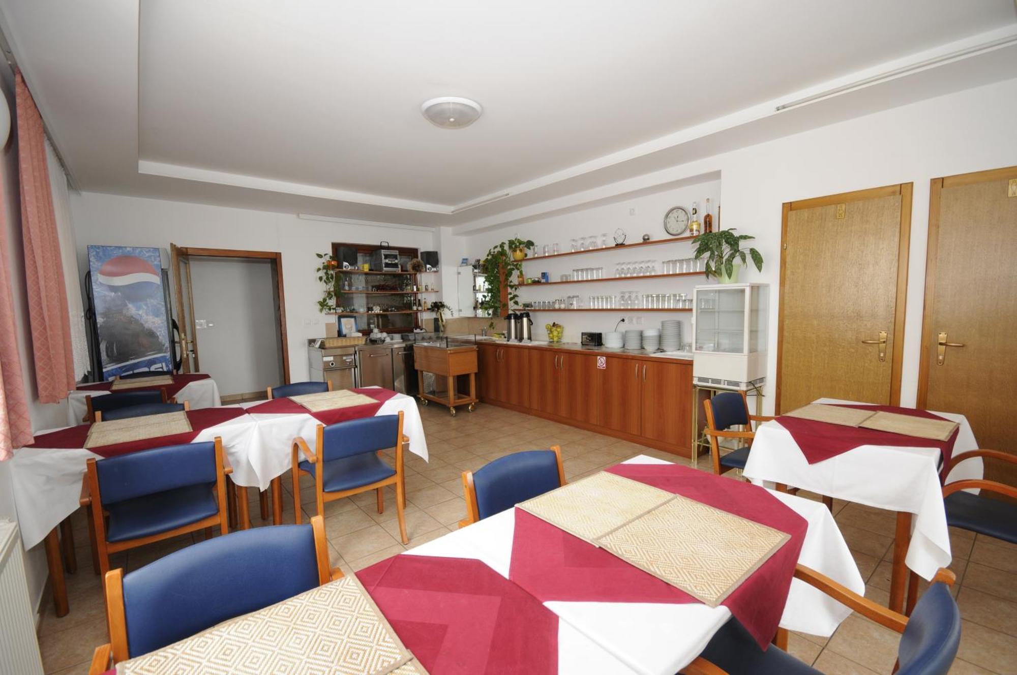 Pansion Antonio Acomodação com café da manhã Slavonski Brod Exterior foto
