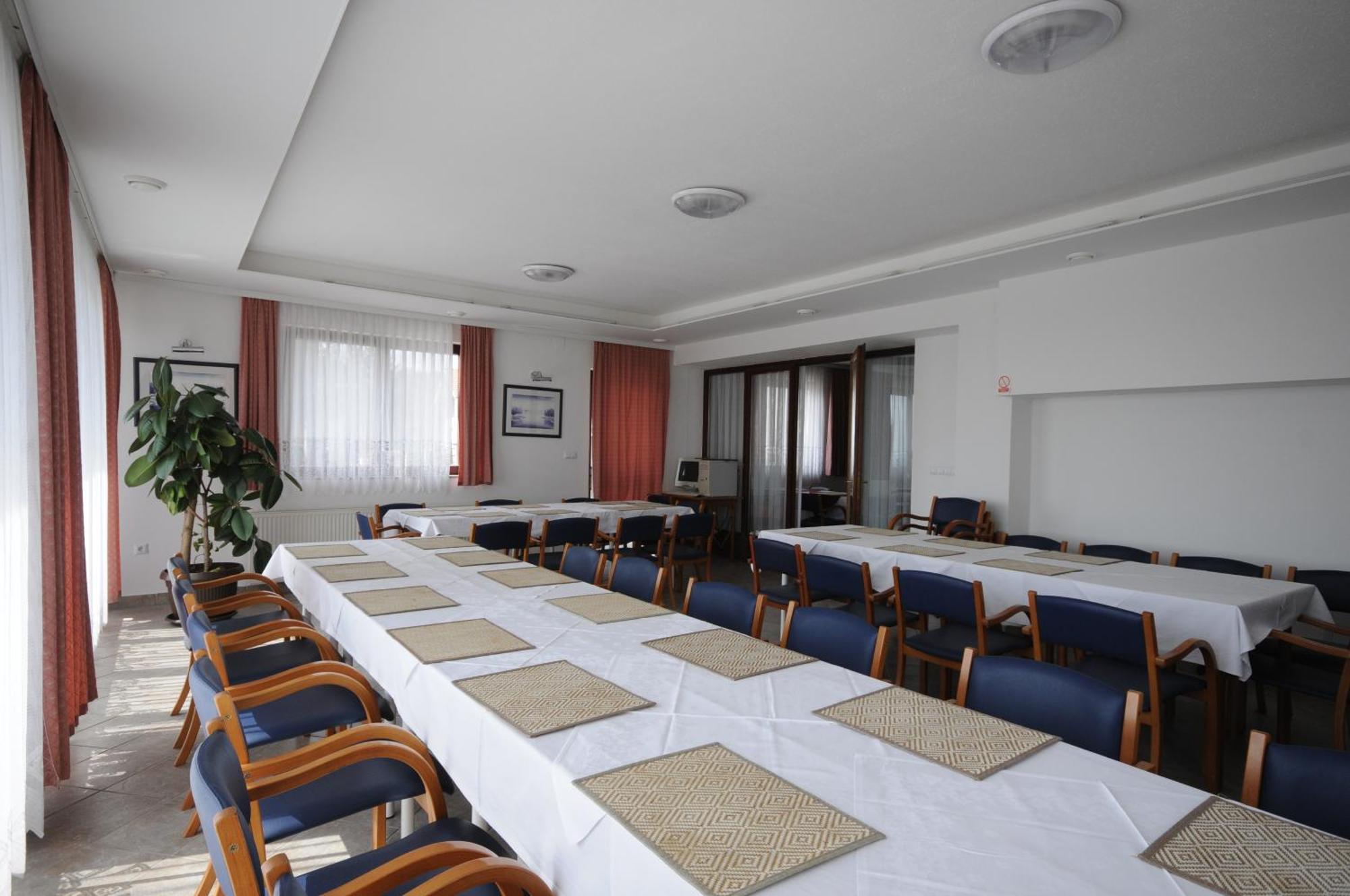 Pansion Antonio Acomodação com café da manhã Slavonski Brod Exterior foto