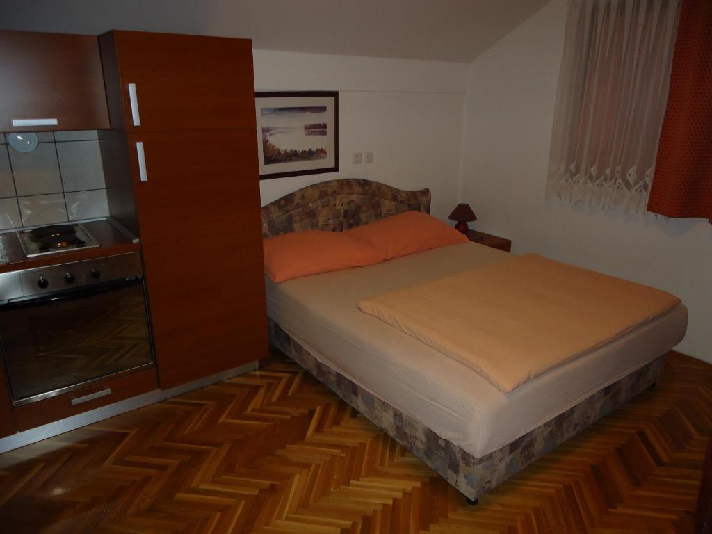 Pansion Antonio Acomodação com café da manhã Slavonski Brod Quarto foto