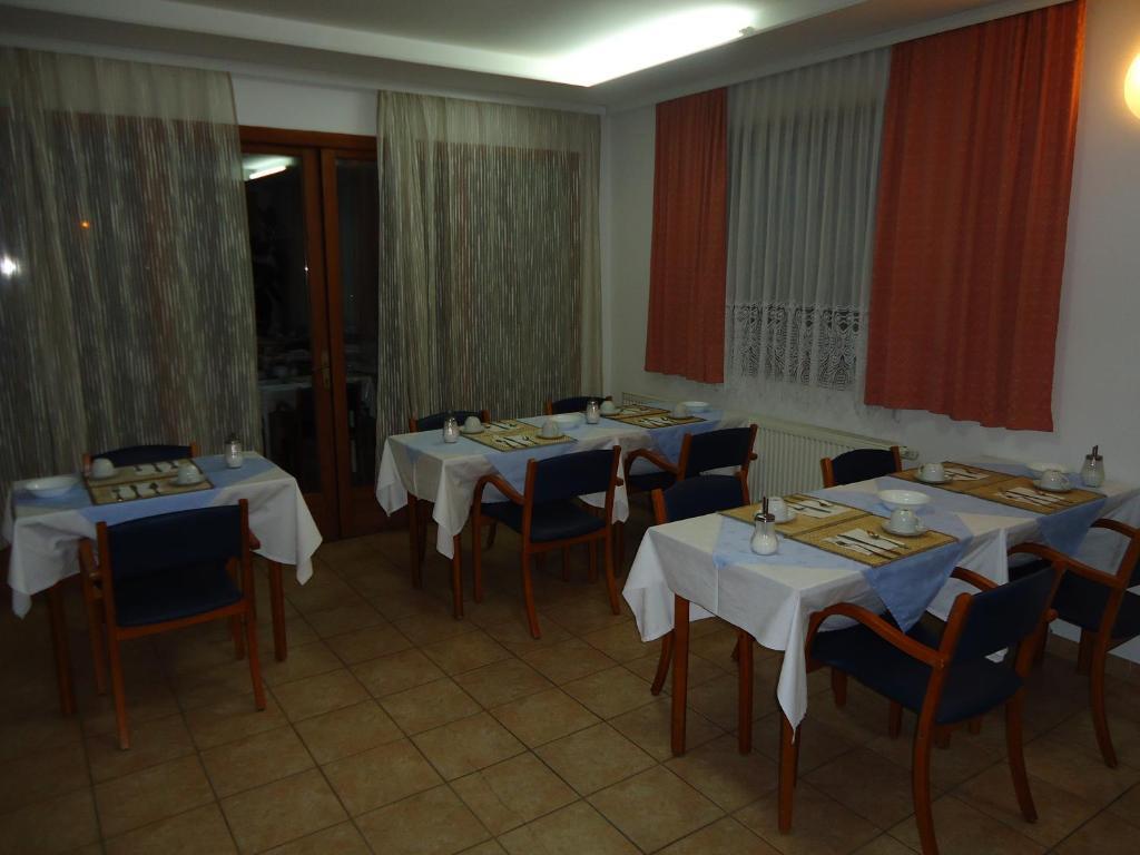 Pansion Antonio Acomodação com café da manhã Slavonski Brod Exterior foto