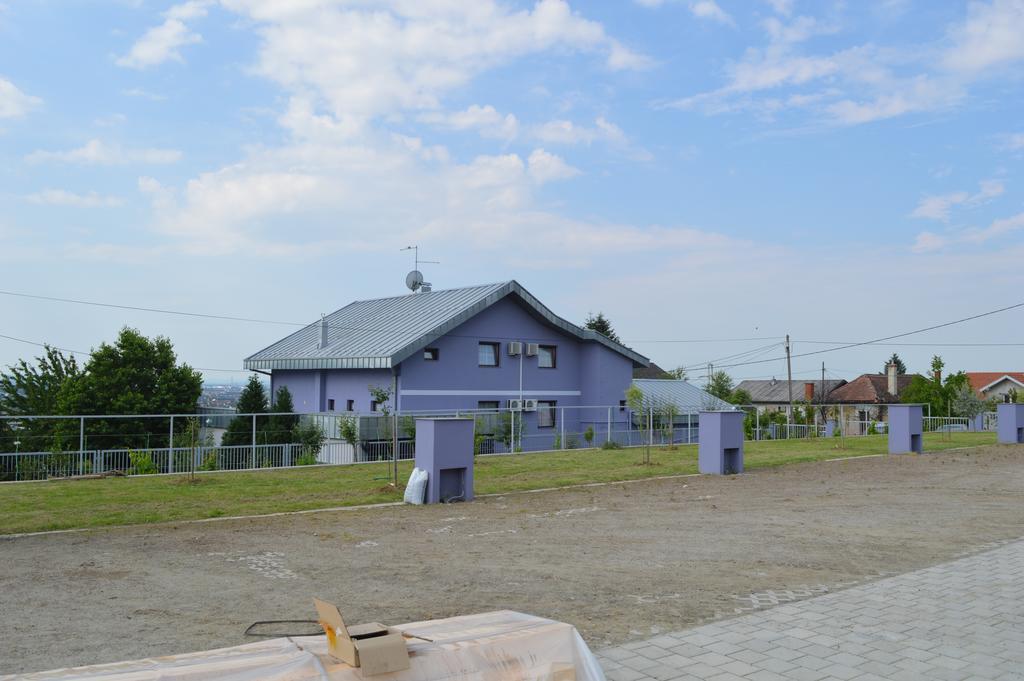Pansion Antonio Acomodação com café da manhã Slavonski Brod Exterior foto