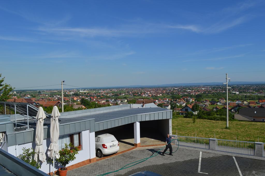 Pansion Antonio Acomodação com café da manhã Slavonski Brod Exterior foto