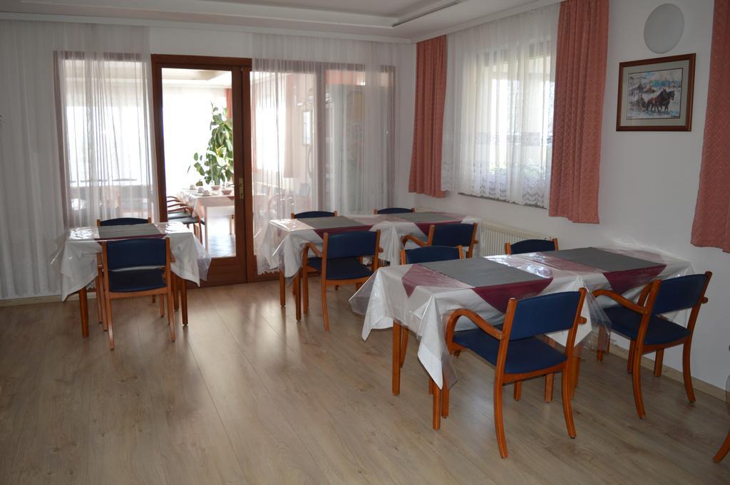Pansion Antonio Acomodação com café da manhã Slavonski Brod Exterior foto